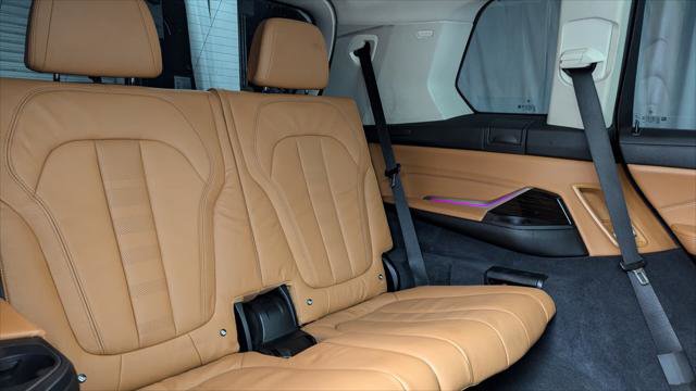 Used 2019 BMW X7 xDrive40i w/ Cold Weather Package image 21