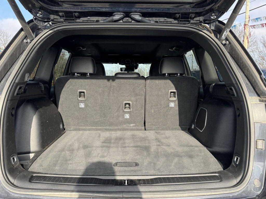 Used 2024 Jeep Grand Cherokee Limited w/ Luxury Tech Group II image 6