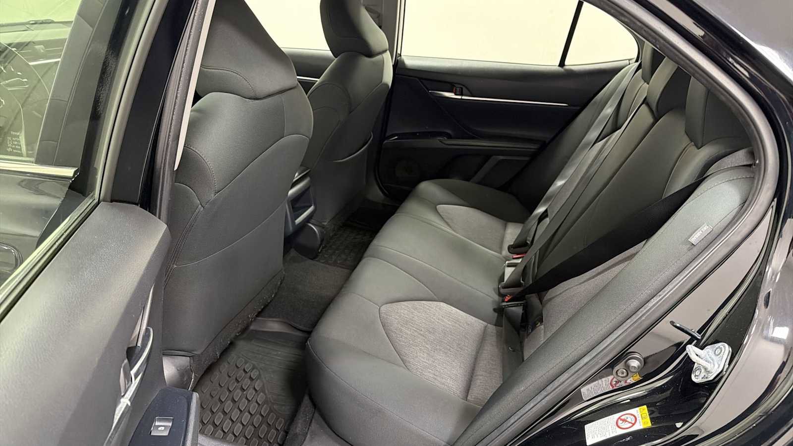 Certified 2018 Toyota Camry LE image 23