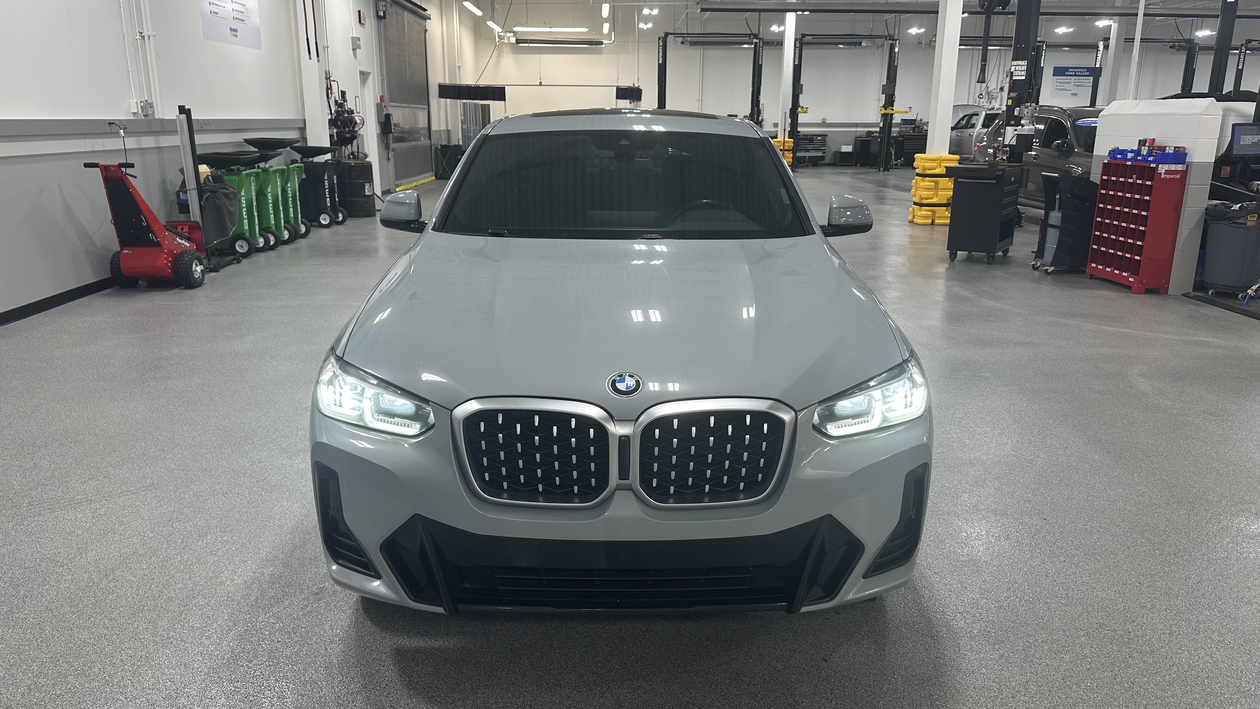 Used 2022 BMW X4 xDrive30i w/ M Sport Package 2 AWD/4WD image 3