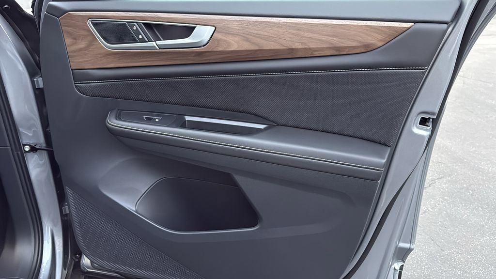 New 2026 Volkswagen Atlas SE FWD image 32