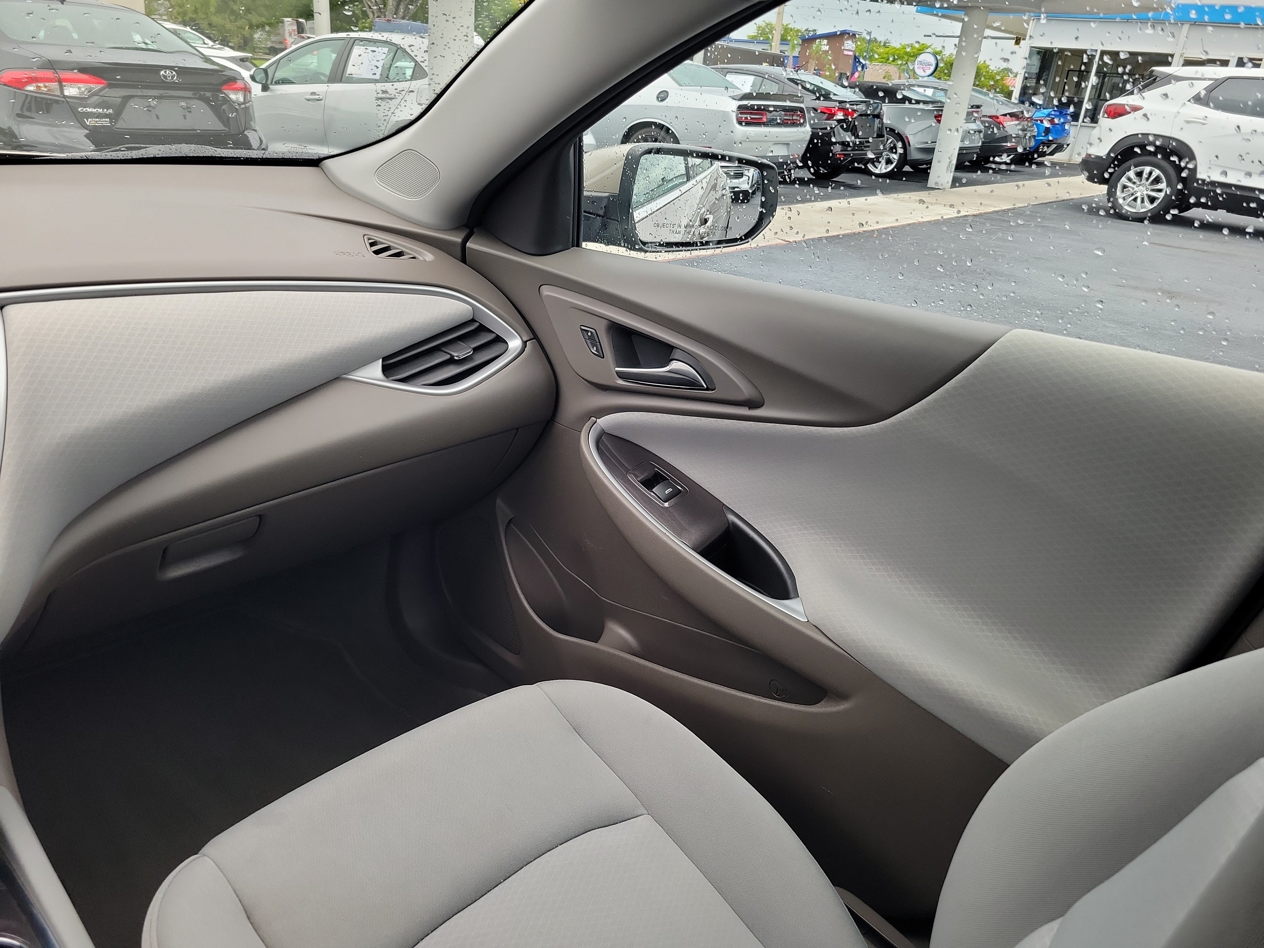 Used 2025 Chevrolet Malibu LT FWD image 11