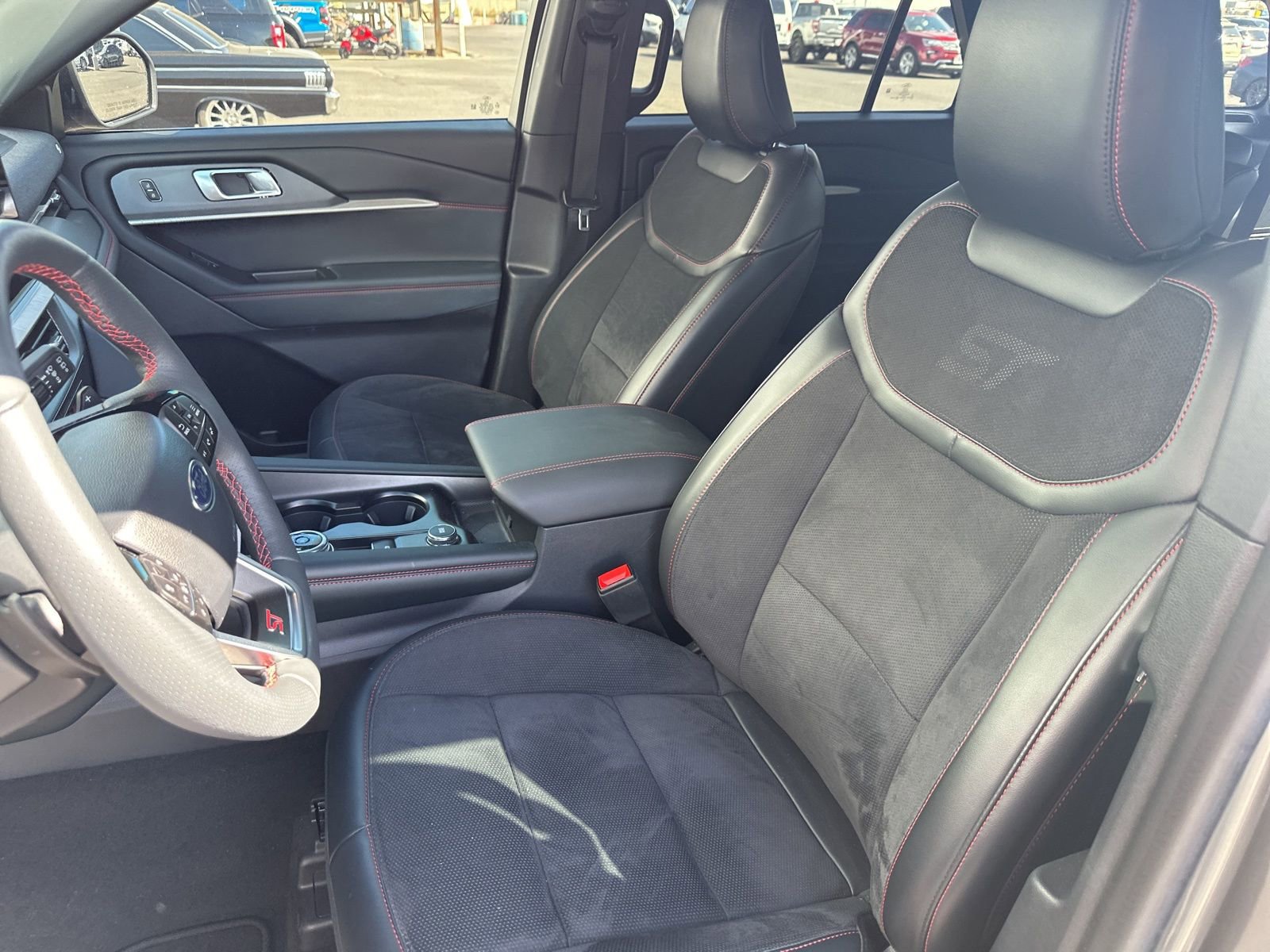 Used 2025 Ford Explorer ST image 12