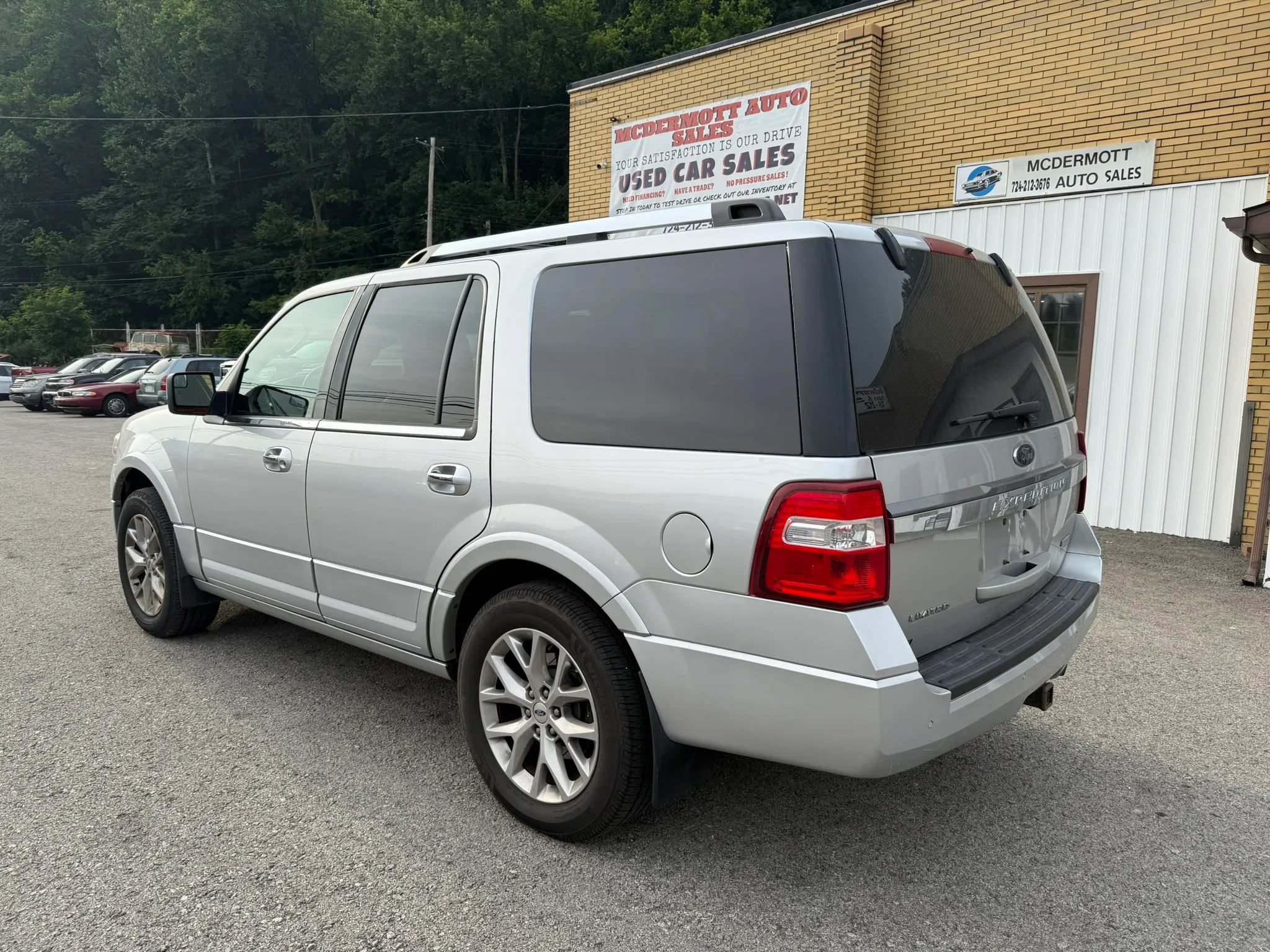 Used 2017 Ford Expedition Limited w/ Equipment Group 301A AWD/4WD image 6