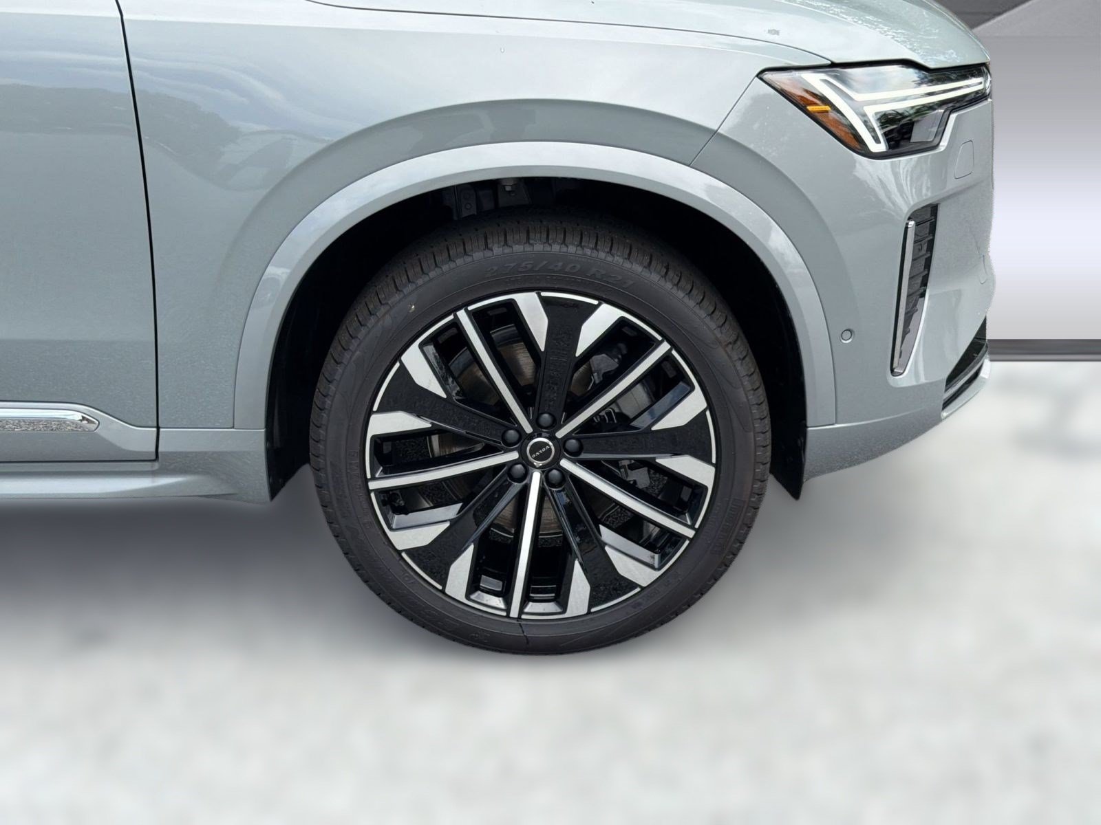 New 2026 Volvo XC90 B6 Ultra w/ Protection Package AWD/4WD image 12