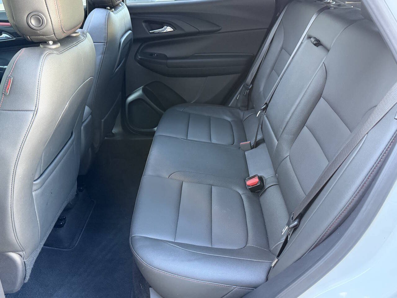 Used 2025 Chevrolet TrailBlazer RS w/ Convenience Package FWD image 17