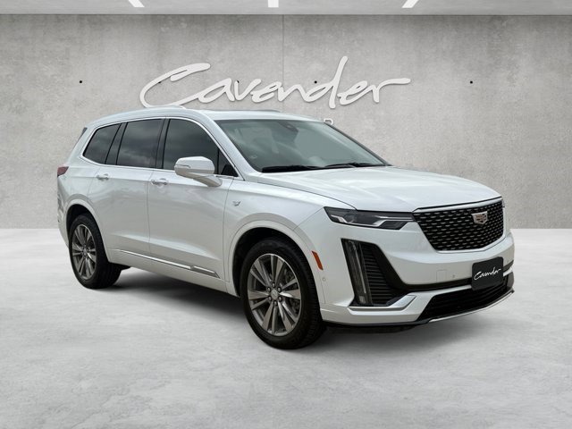 Used 2022 Cadillac XT6 Premium Luxury w/ Technology Package FWD image 2