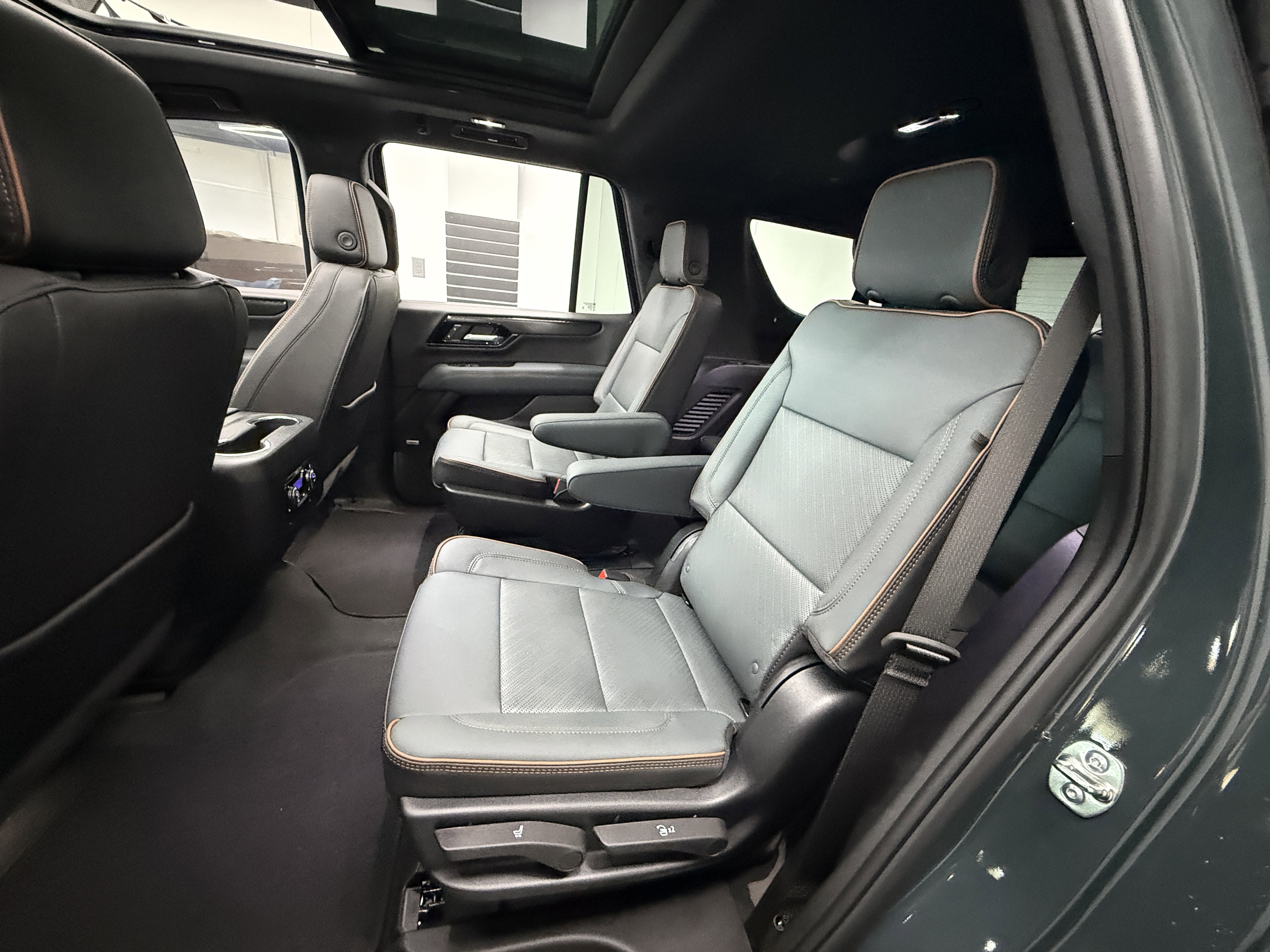 Used 2026 GMC Yukon AT4 image 28