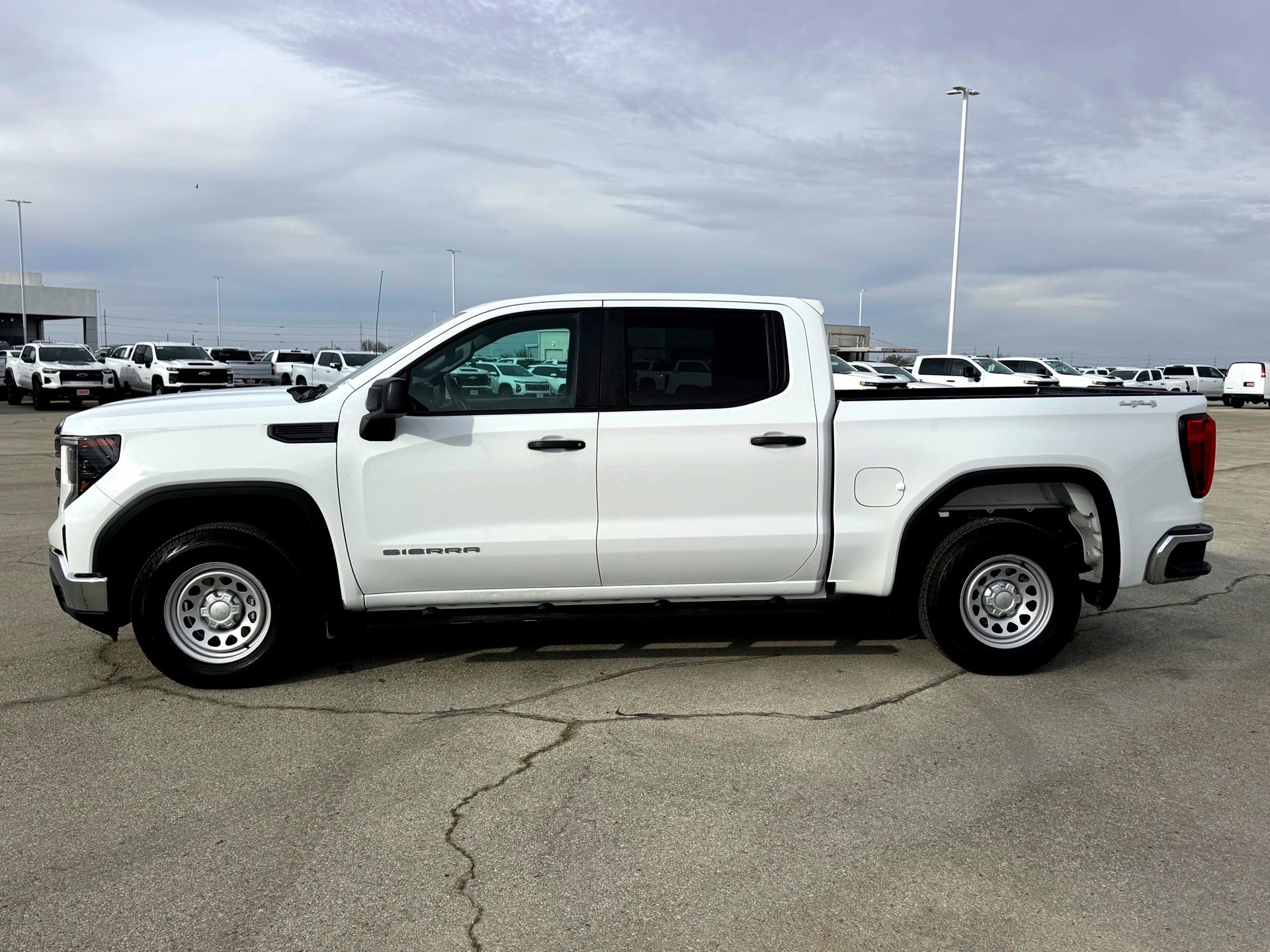 Used 2023 GMC Sierra 1500 Pro w/ Pro Value Package image 9