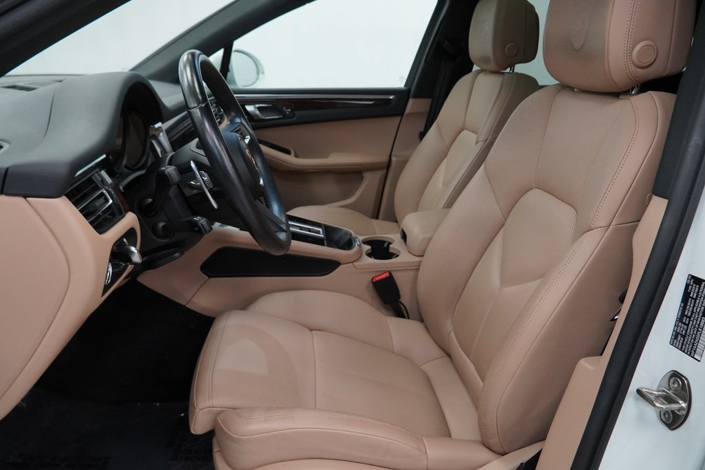 Used 2023 Porsche Macan image 17