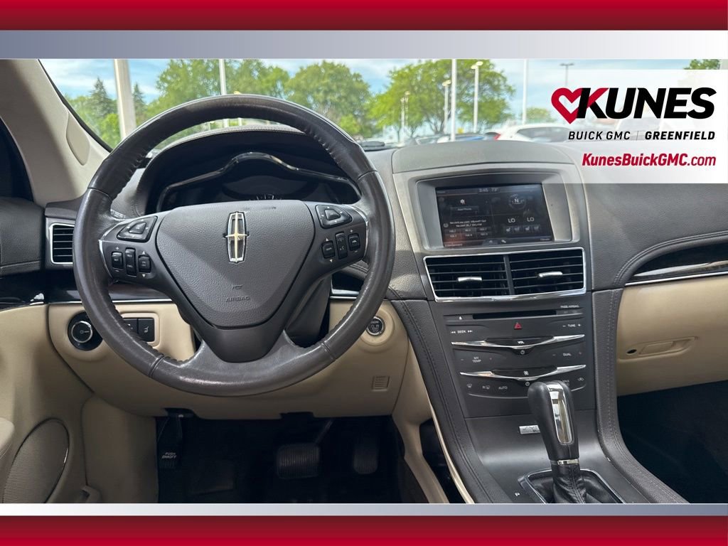 Used 2014 Lincoln MKT FWD image 34