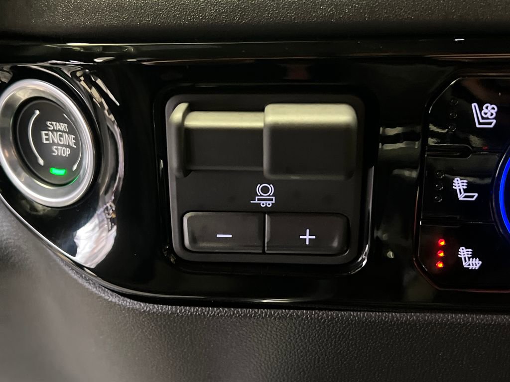 Used 2026 Chevrolet Silverado 1500 LTZ w/ LTZ Premium Package image 35