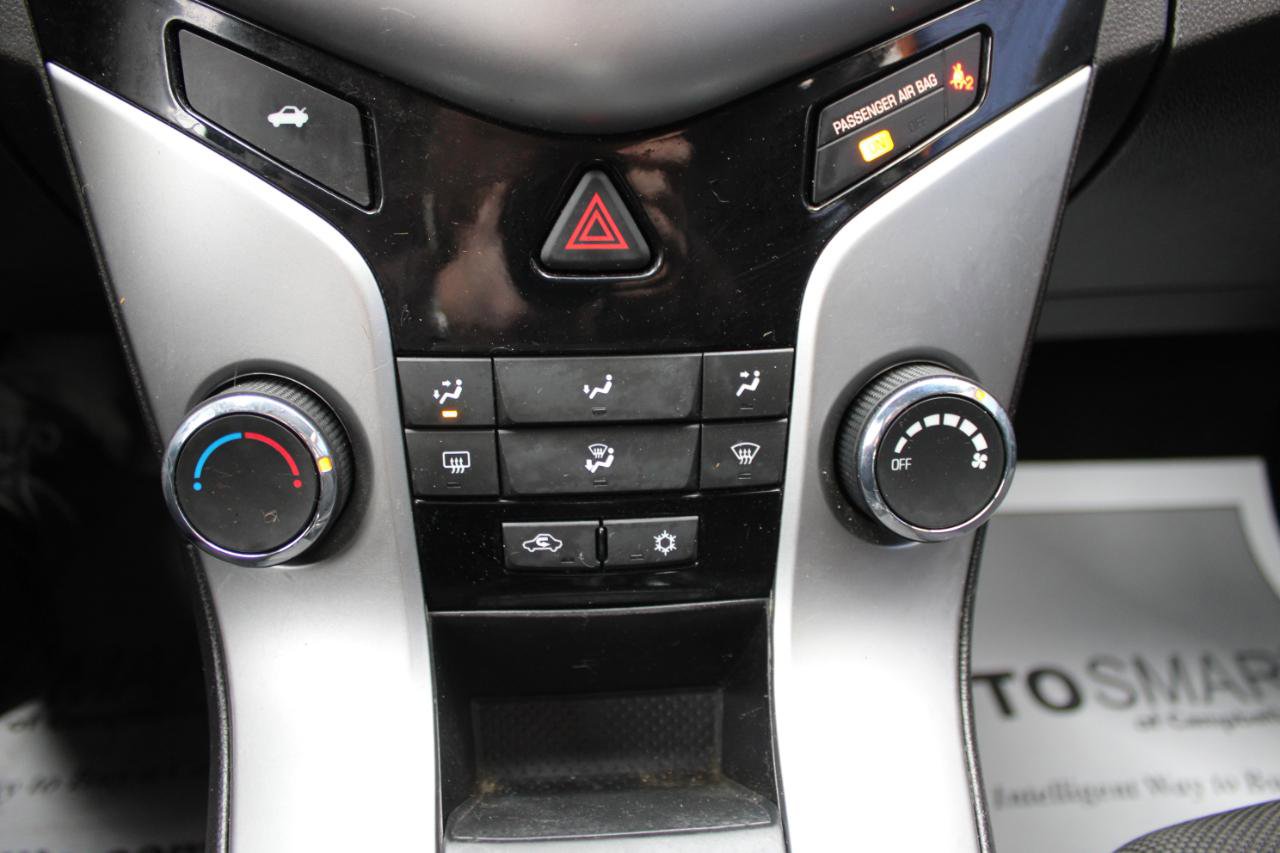 Used 2015 Chevrolet Cruze LT image 28