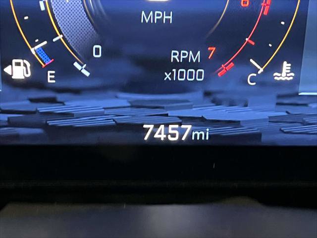 Used 2025 Chevrolet Suburban High Country image 26