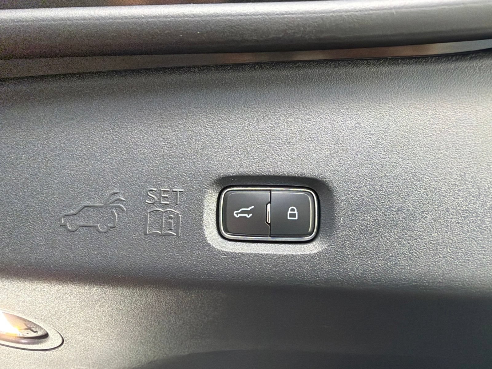 Used 2025 Ford Expedition Active AWD/4WD image 16