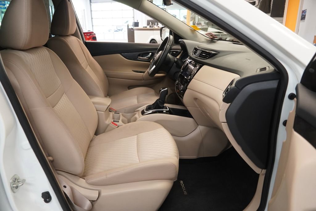 Used 2019 Nissan Rogue SV AWD/4WD image 34