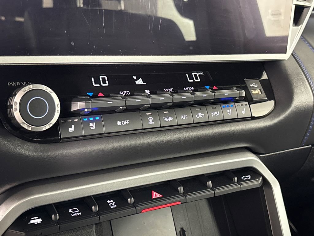 Used 2025 Toyota Tundra Platinum image 21