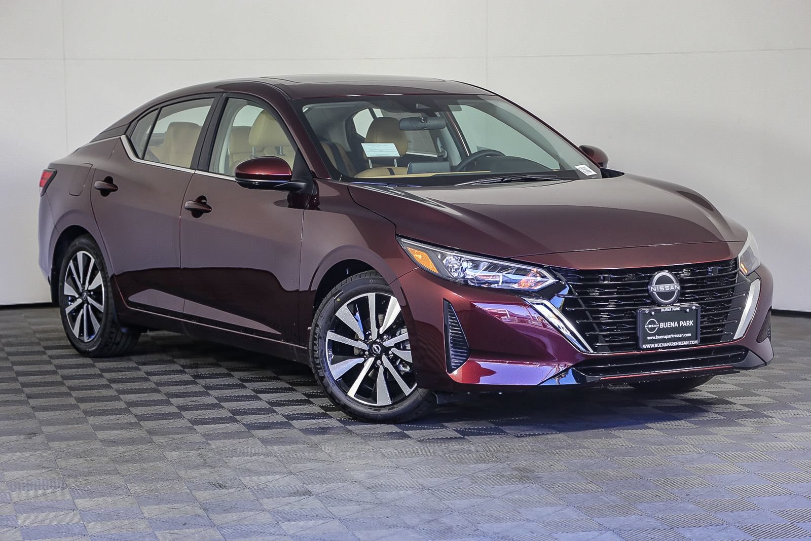 Used 2025 Nissan Sentra SV w/ SV Premium Package FWD image 1