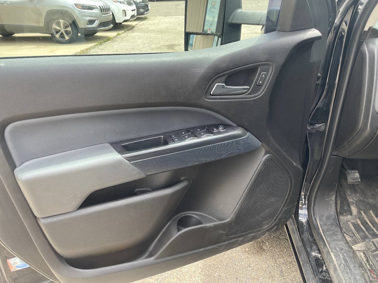 Used 2016 Chevrolet Colorado Z71 AWD/4WD image 15