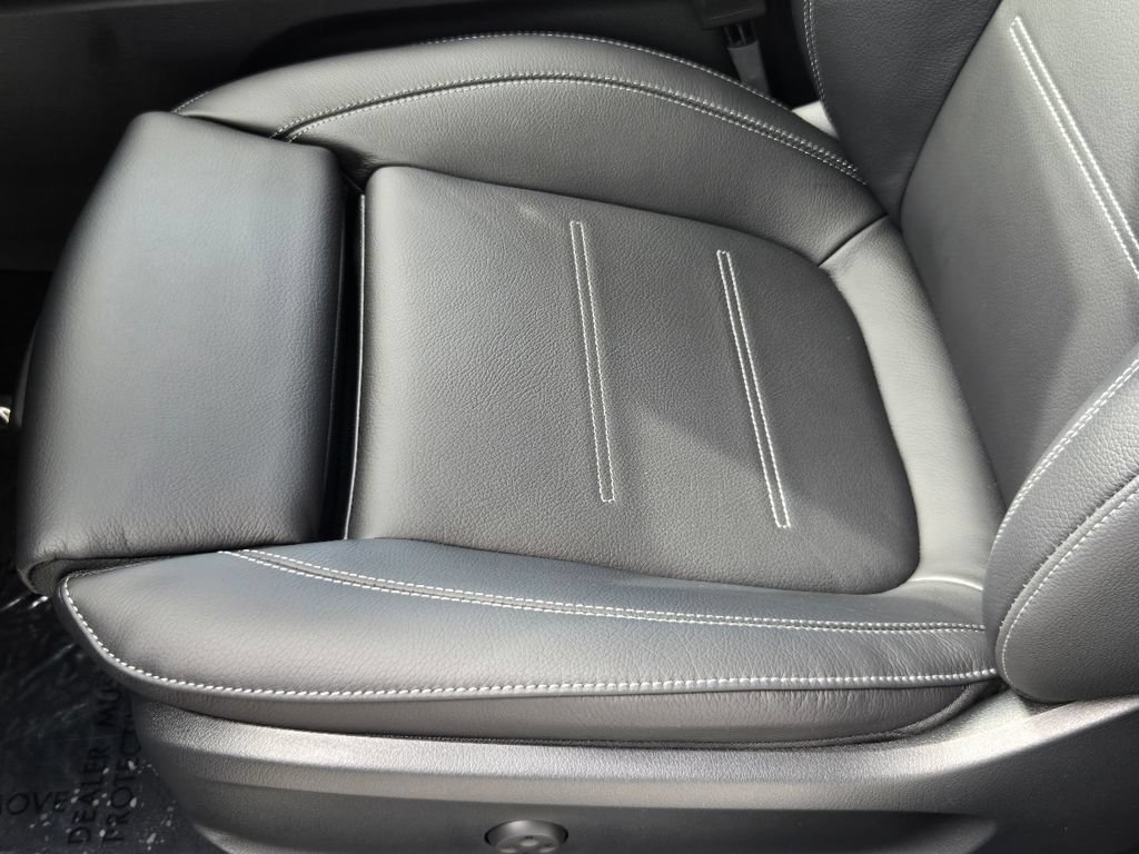 New 2026 Mercedes-Benz GLA 35 AMG 4MATIC image 14