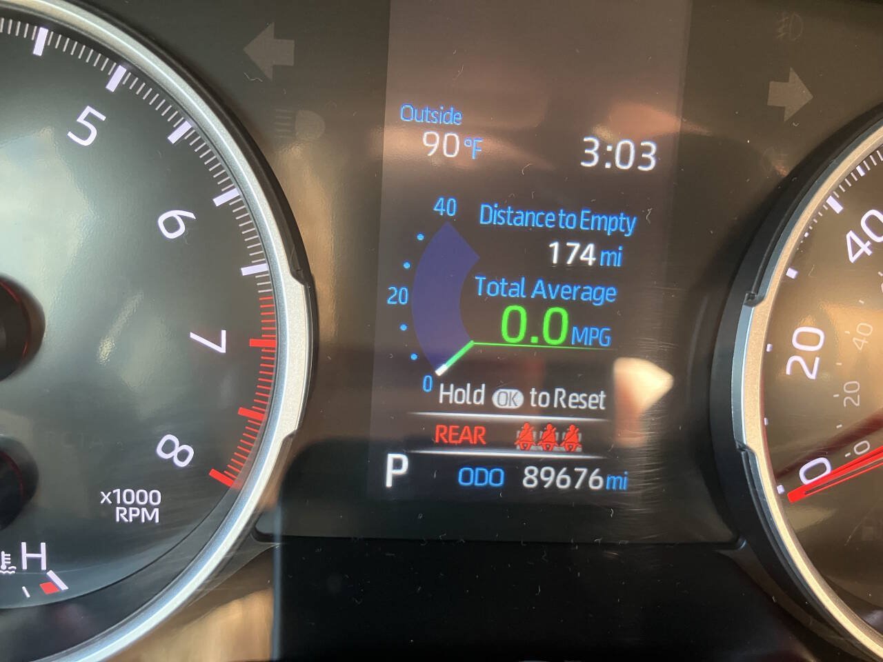 Used 2021 Toyota RAV4 LE FWD image 4