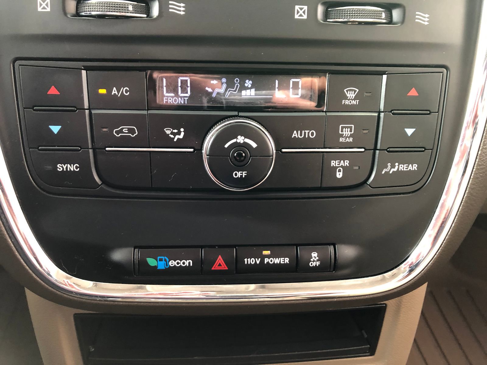 Used 2011 Chrysler Town & Country Touring FWD image 26