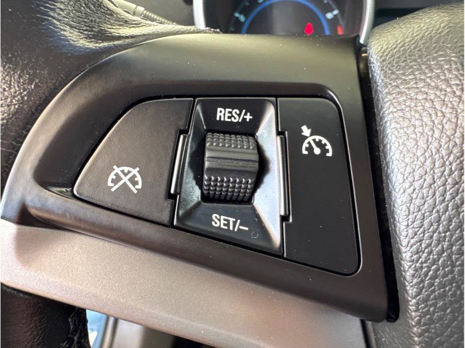 Used 2011 Chevrolet Cruze Eco FWD image 17