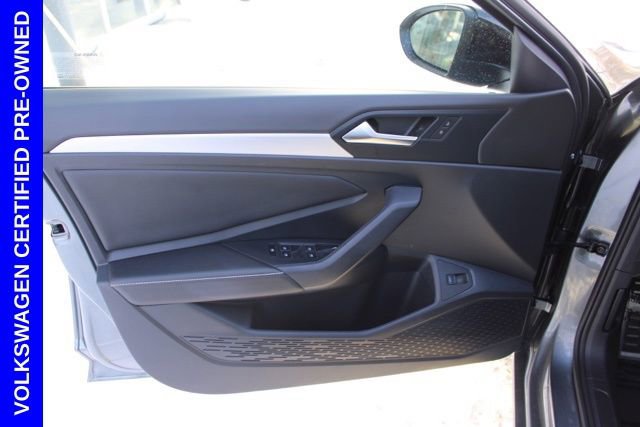 Used 2025 Volkswagen Jetta Sport image 14