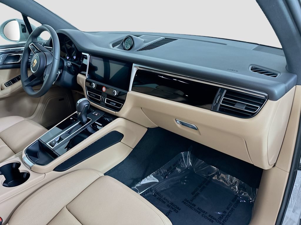 New 2026 Porsche Macan AWD/4WD image 31
