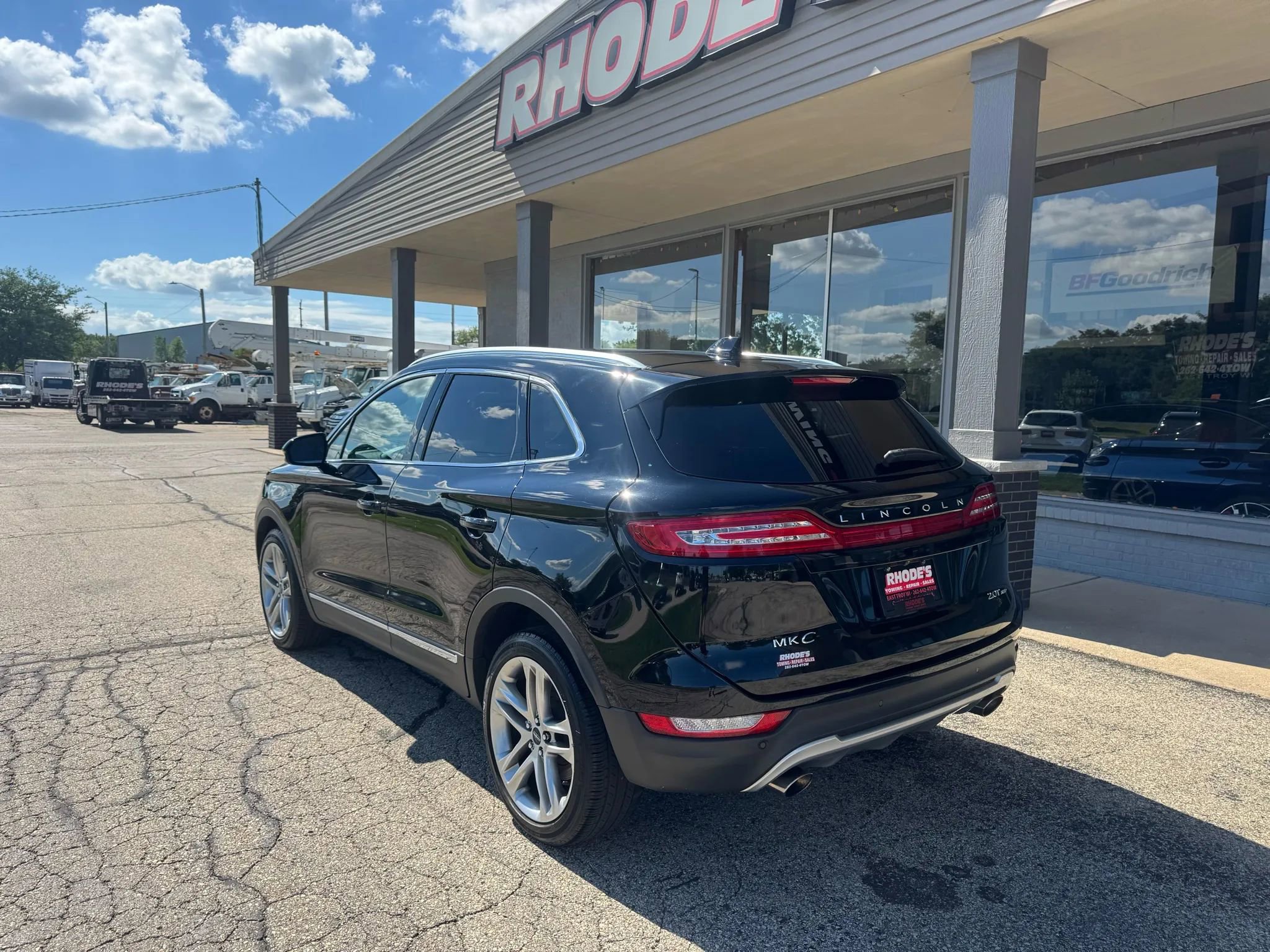 Used 2017 Lincoln MKC Reserve w/ Lincoln MKC Climate Package image 3