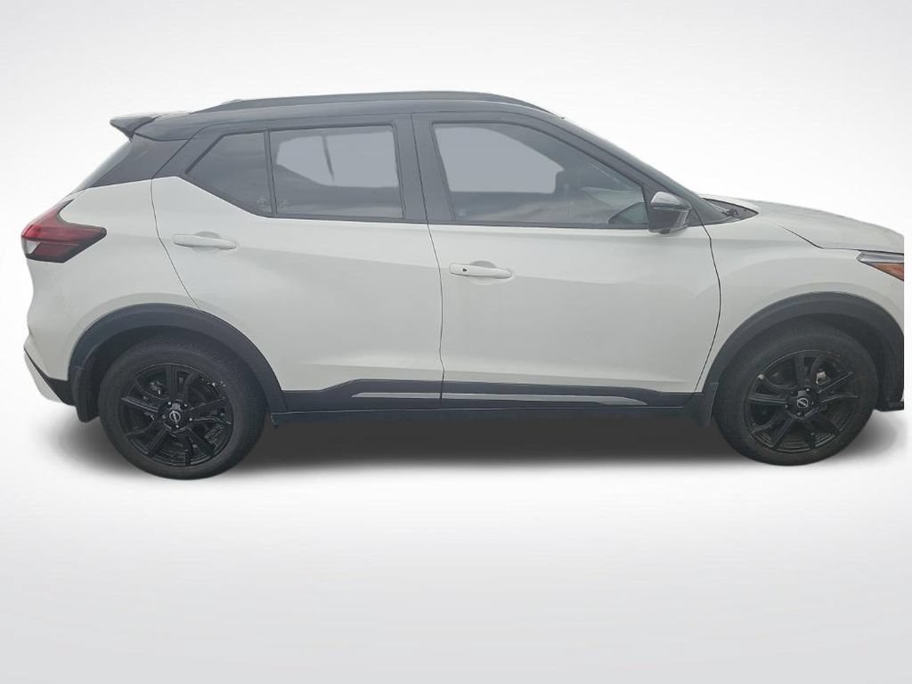 Certified 2024 Nissan Kicks SR w/ SR Premium Package FWD image 4
