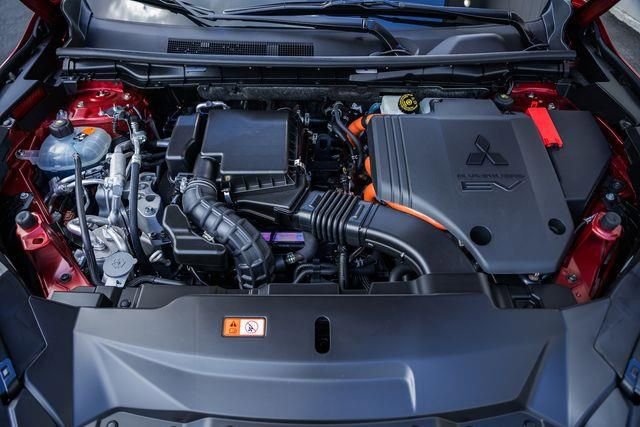 New 2025 Mitsubishi Outlander SEL image 19