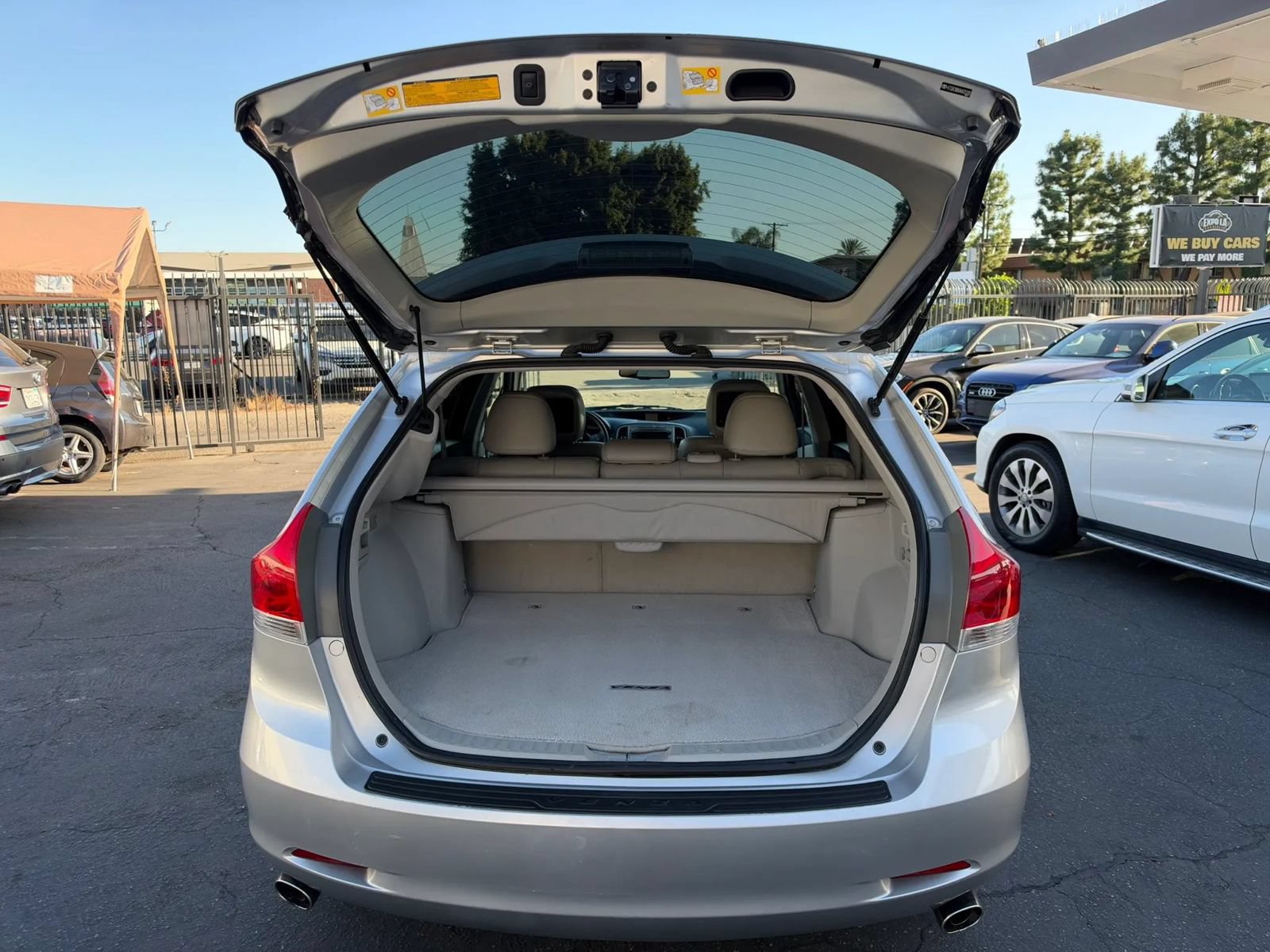 Used 2010 Toyota Venza w/ Leather Pkg FWD image 16