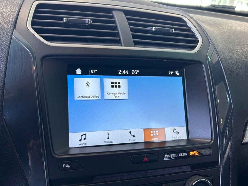 Used 2017 Ford Explorer XLT w/ Equipment Group 202A image 11