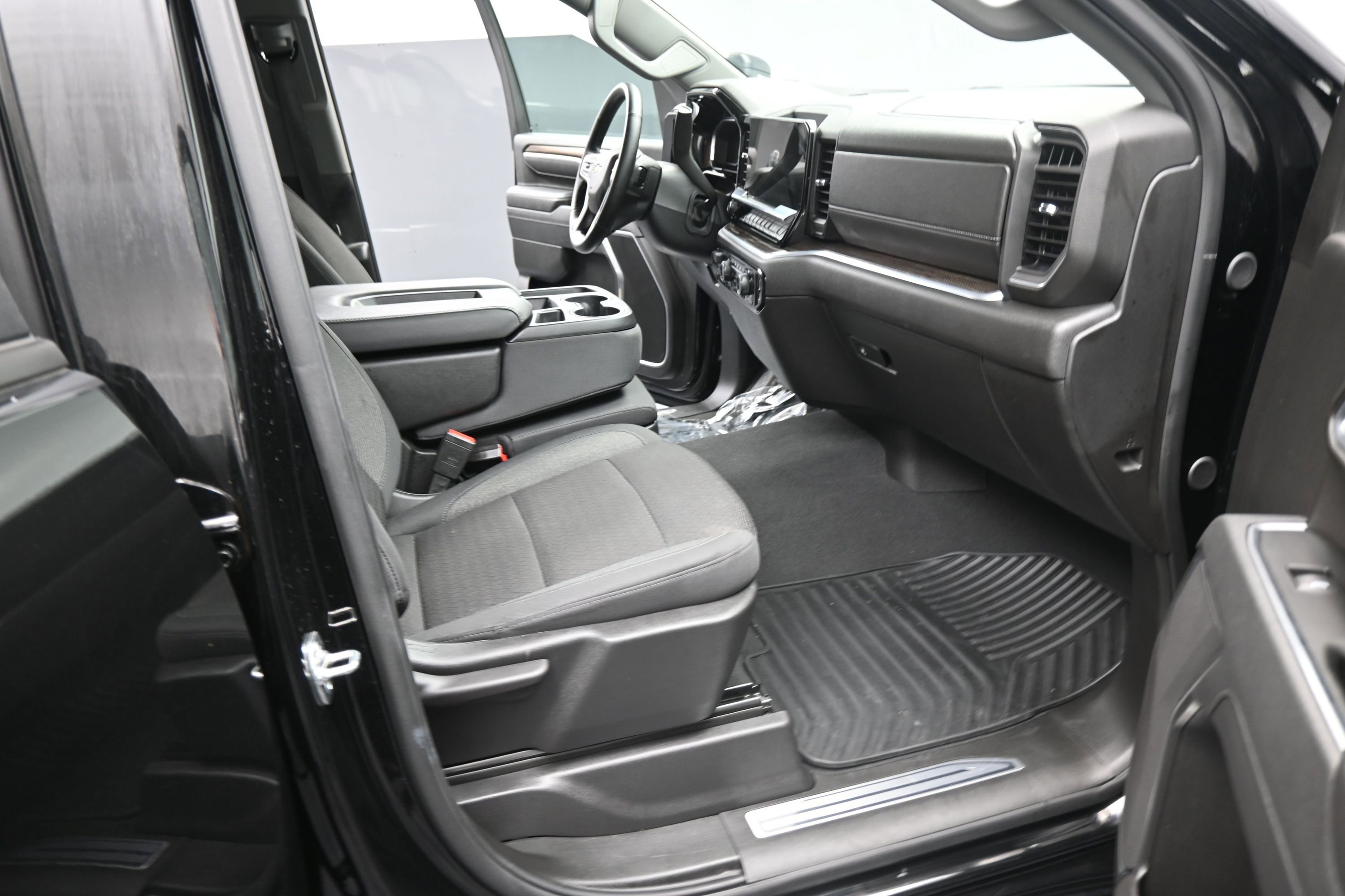 Used 2025 Chevrolet Silverado 2500 LT w/ Convenience Package AWD/4WD image 21