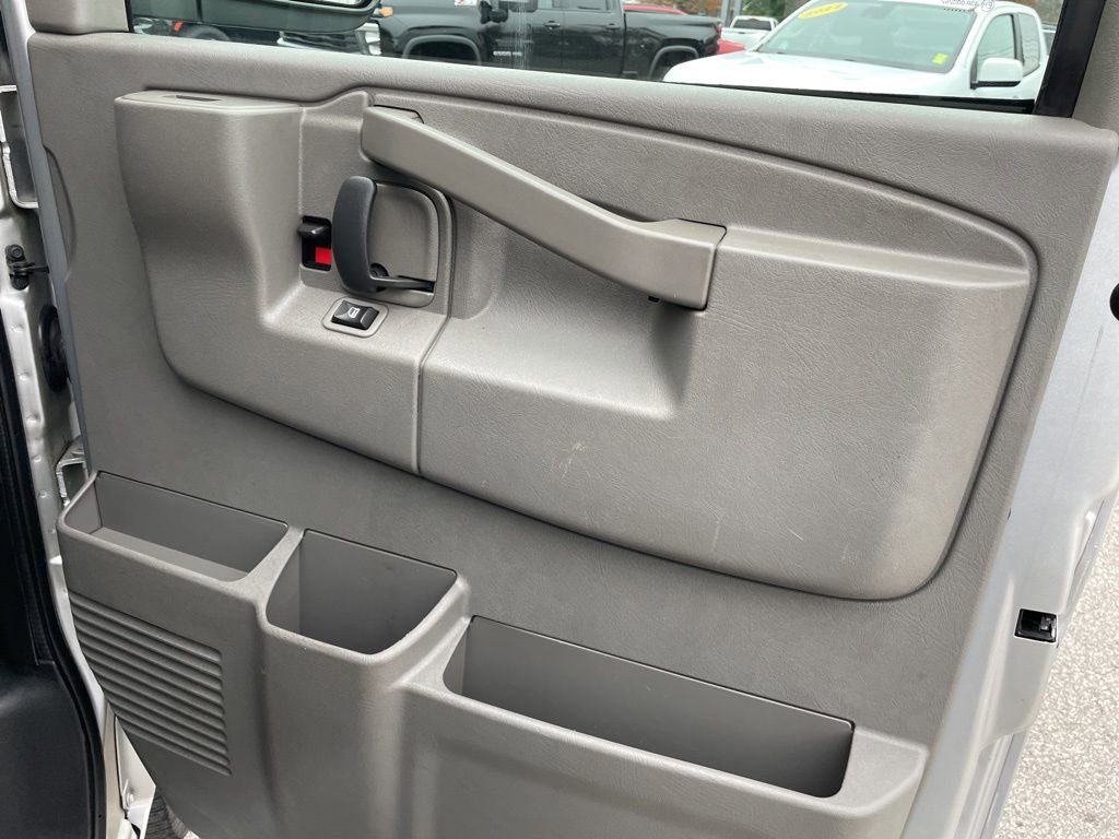 Used 2020 Chevrolet Express 2500 LS w/ Driver Convenience Package image 28
