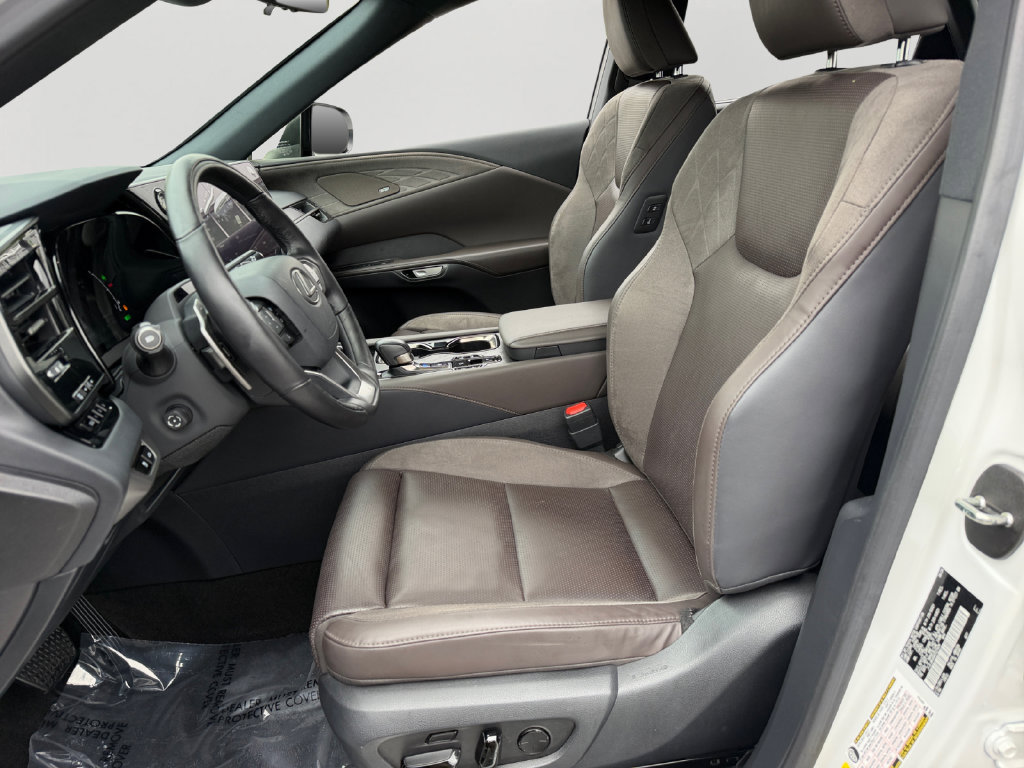 Certified 2024 Lexus RX 450h AWD w/ Convenience Package image 16