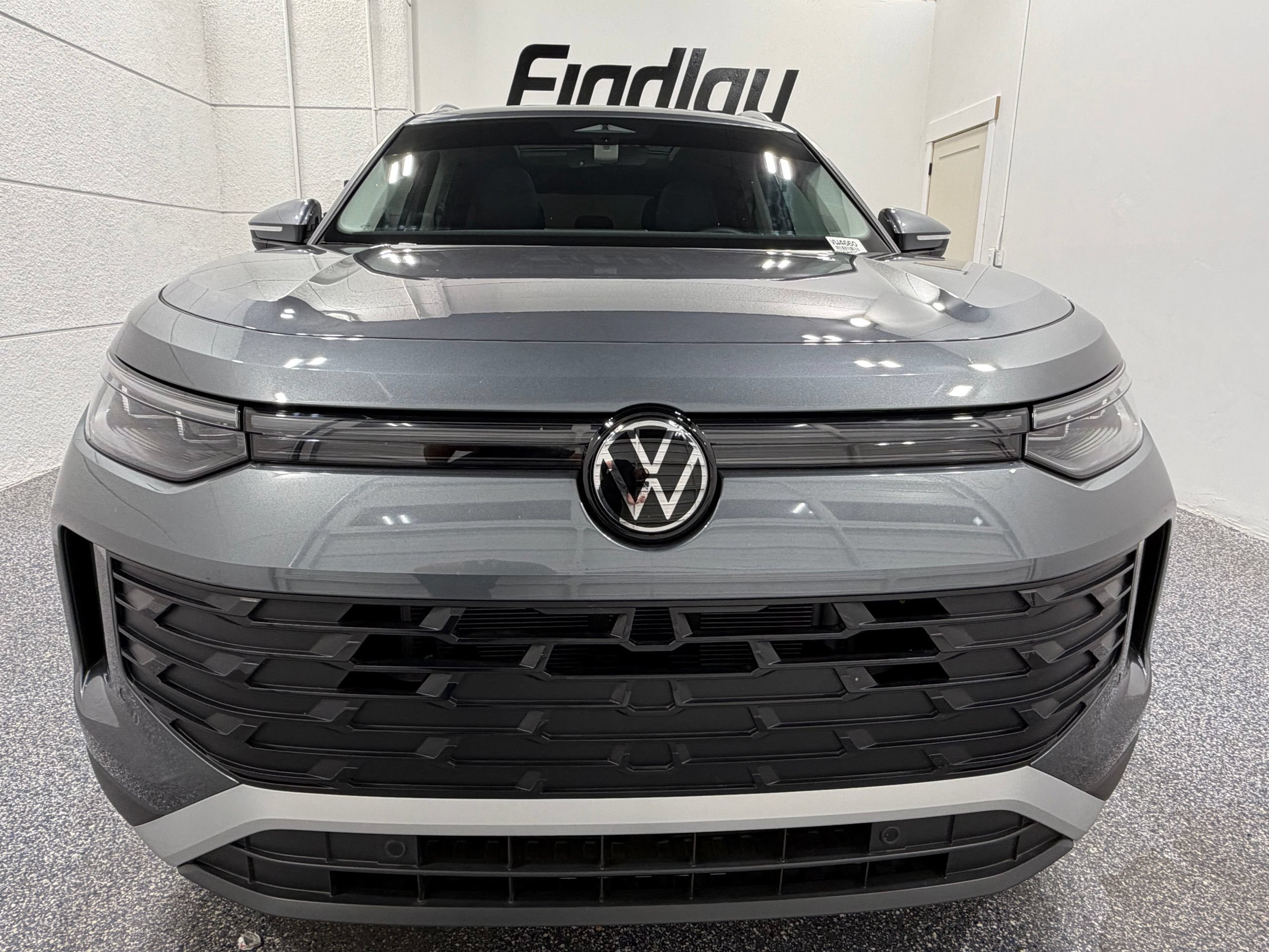Used 2026 Volkswagen Tiguan SE w/ Panoramic Sunroof Package AWD/4WD image 10