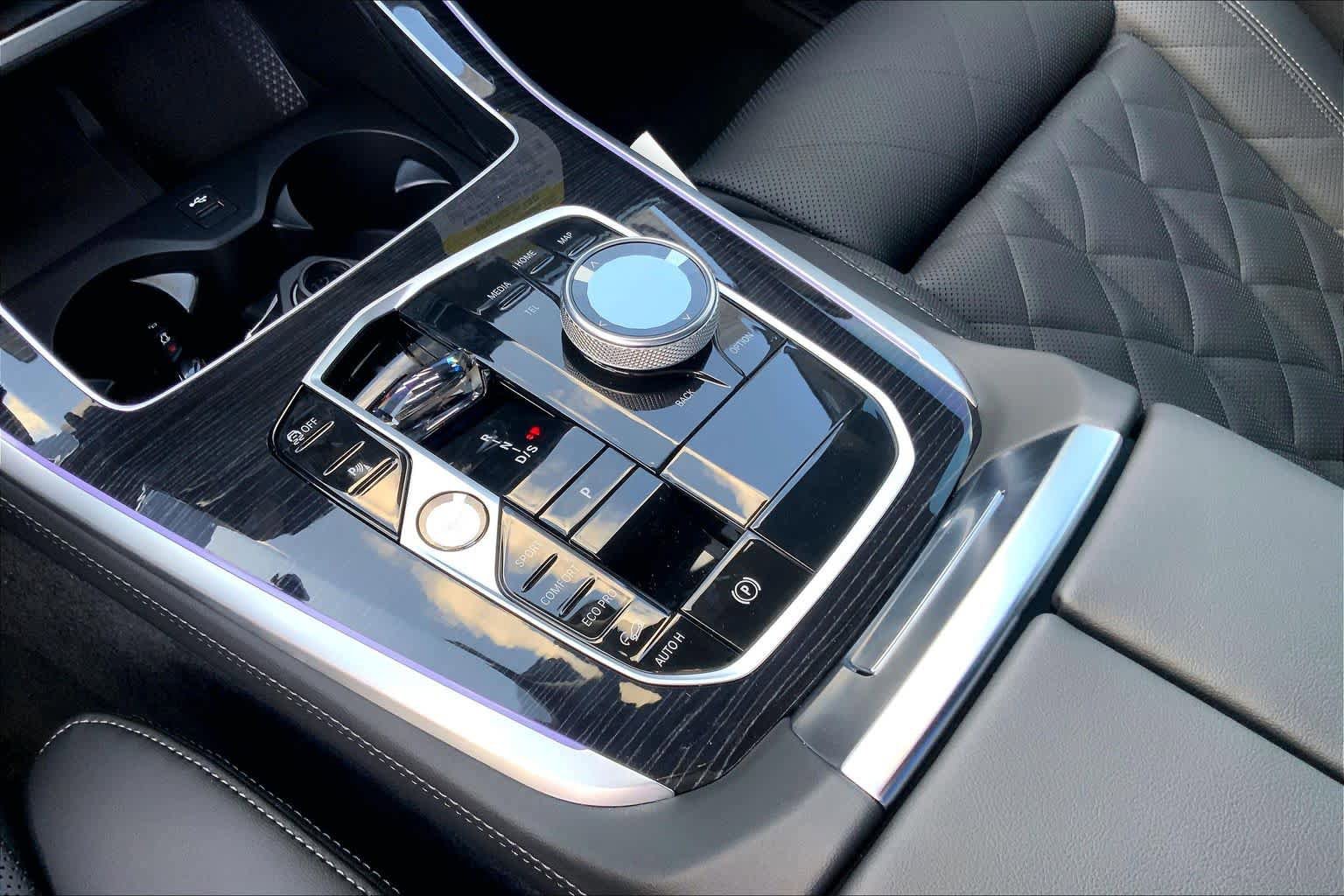 New 2026 BMW X5 M60i AWD/4WD image 7
