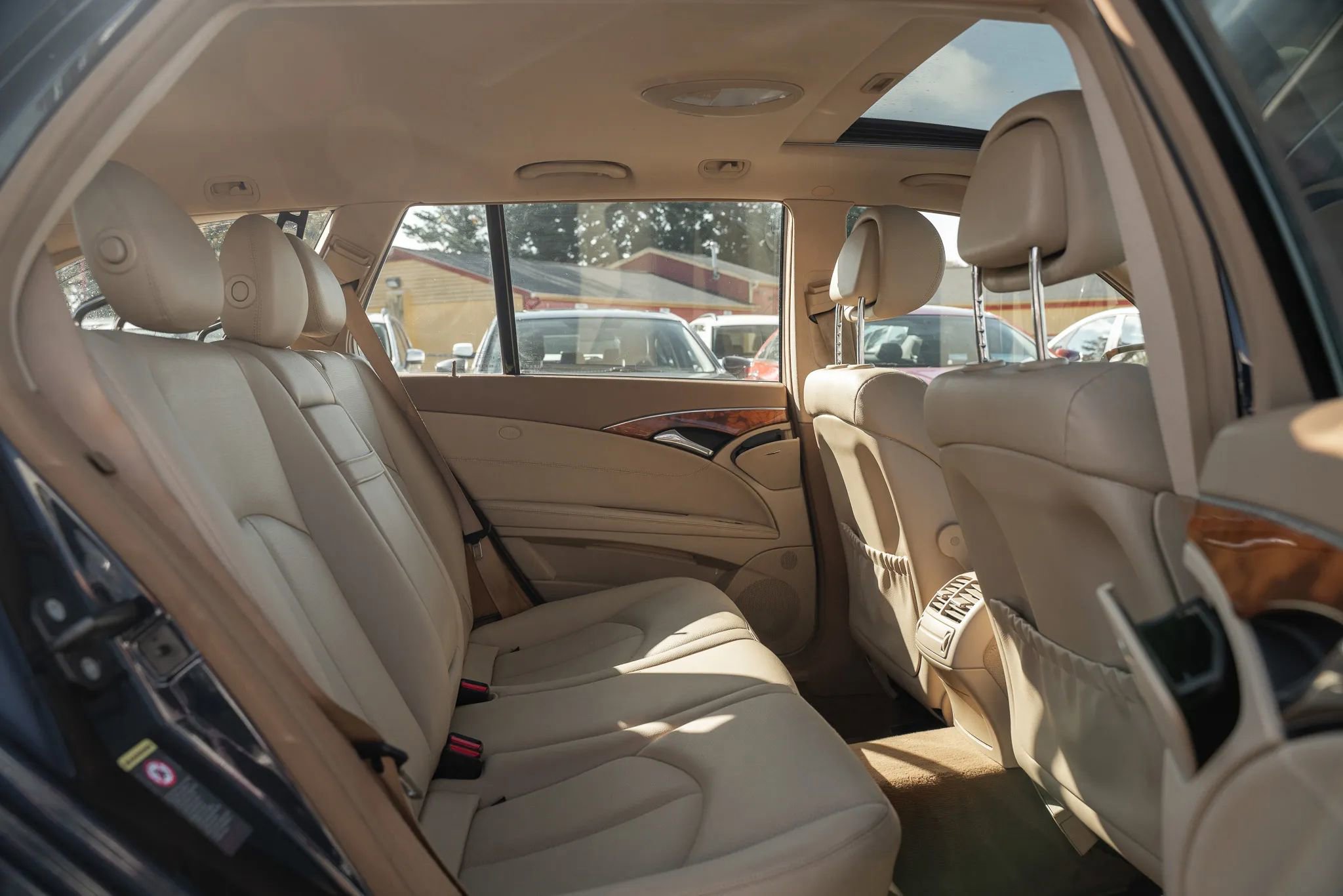 Used 2009 Mercedes-Benz E 350 4MATIC Wagon image 12