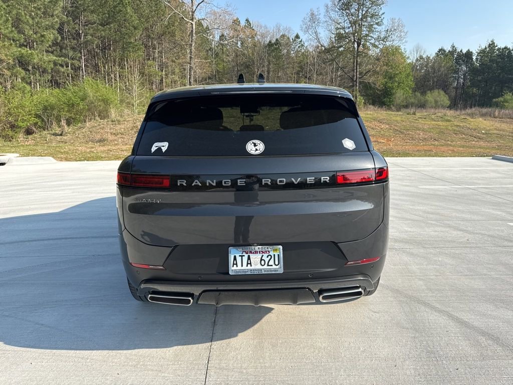 Used 2025 Land Rover Range Rover Sport SE image 4