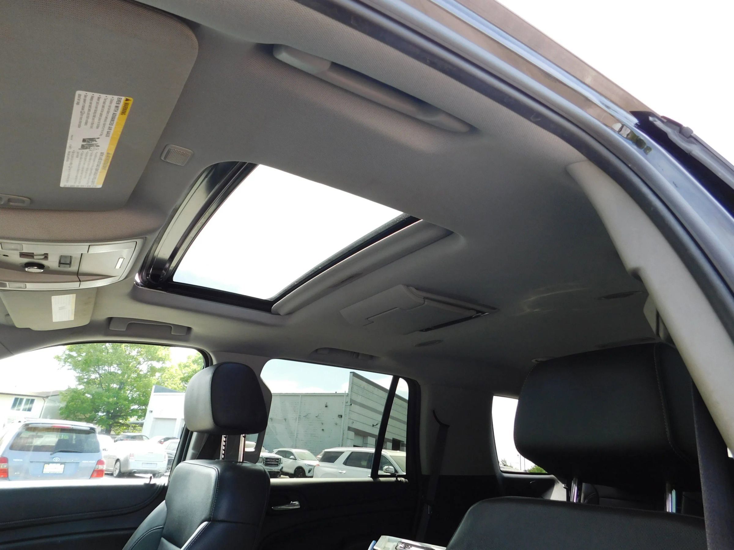 Used 2015 Chevrolet Tahoe LTZ AWD/4WD image 21