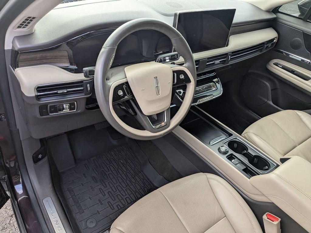 Used 2023 Lincoln Corsair Reserve image 10