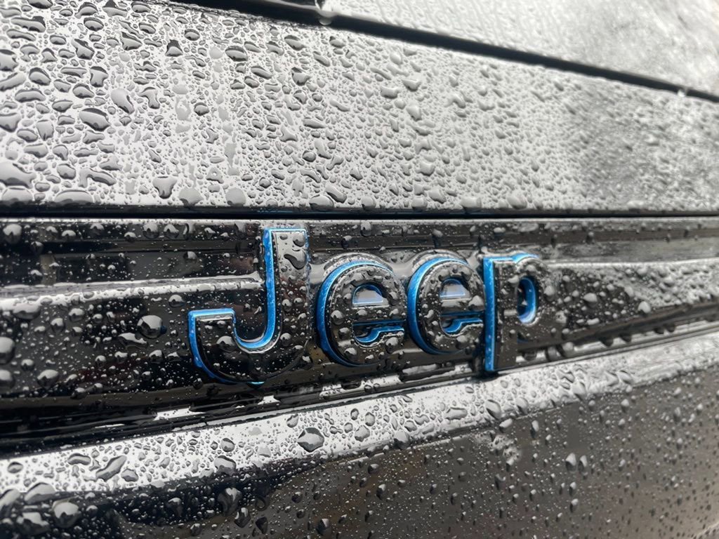 Used 2024 Jeep Grand Cherokee Trailhawk w/ Luxury Tech Group III image 13