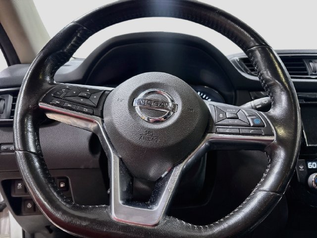 Used 2019 Nissan Rogue SV w/ Sun & Sound Touring Package AWD/4WD image 11