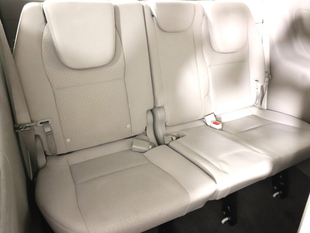 Used 2016 Kia Sedona LX w/ LX Convenience Package image 34