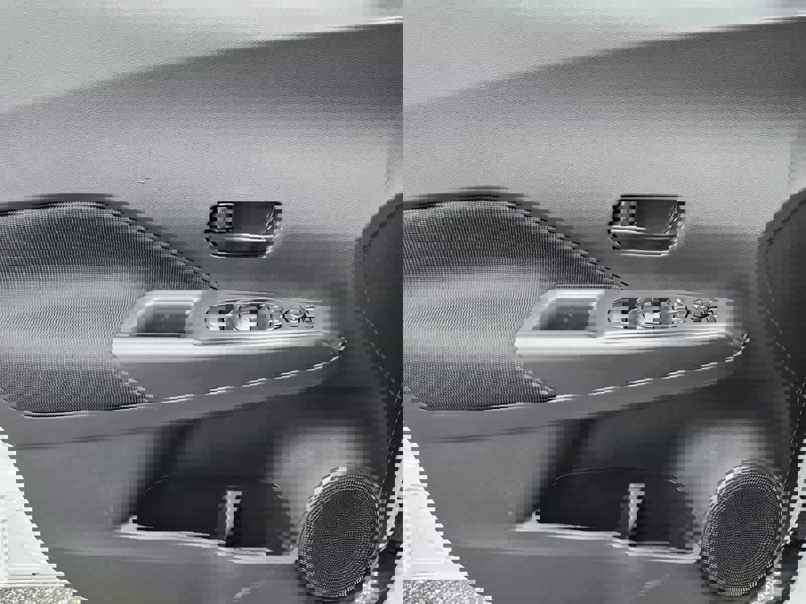 New 2025 Nissan Kicks Play S image 15