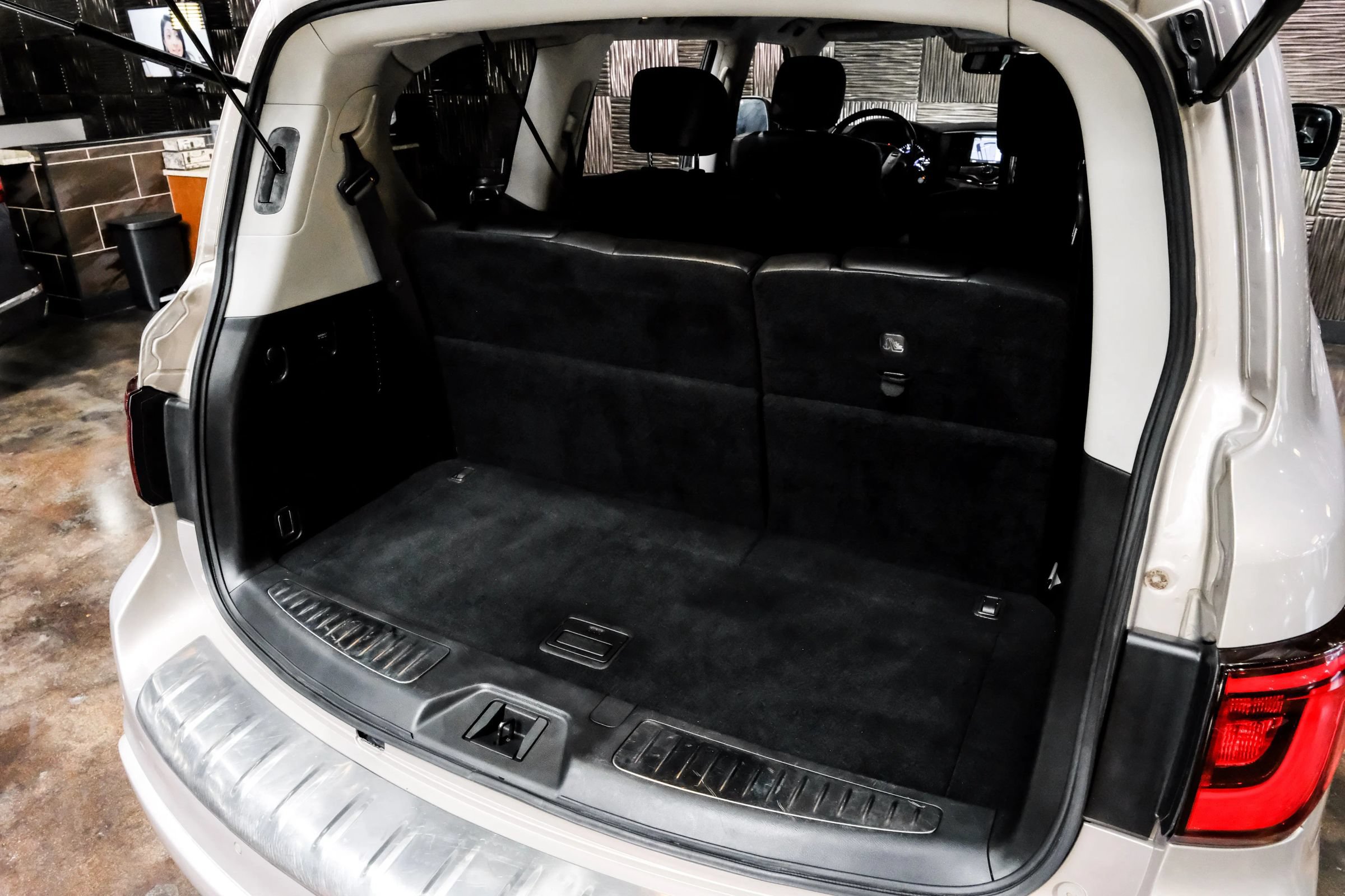 Used 2019 INFINITI QX80 Luxe RWD image 51