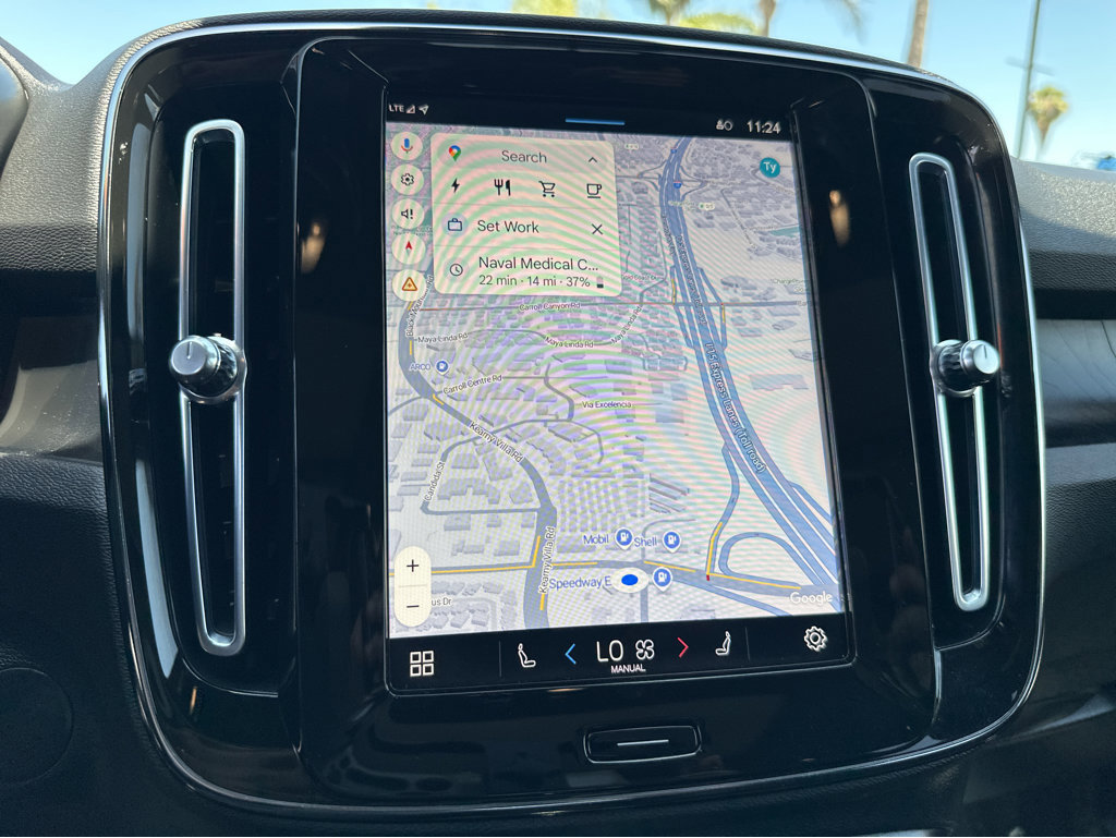 Used 2023 Volvo XC40 Recharge Plus image 5