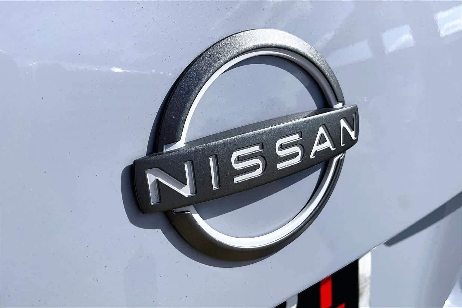 Certified 2025 Nissan Versa SR w/ Trunk Package FWD image 30